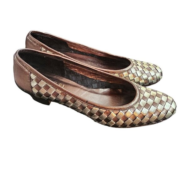 Amalfi By Rangoni Women's Silver & Bronze Woven Leather Shoes, 1" Heel, Size 9N - Picture 7 of 9